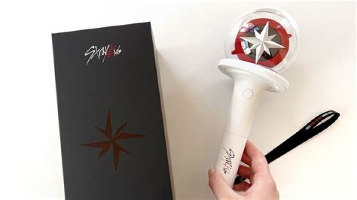 How do you turn on a TXT lightstick?